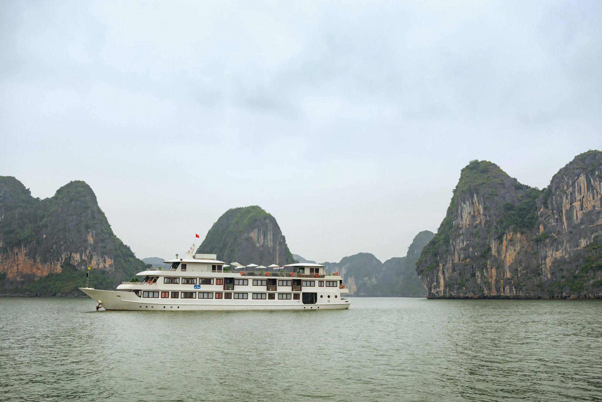 La Vela Premium Cruise - Managed By Paradise Cruises Халонг Экстерьер фото